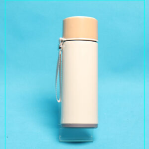 قارورة مياه للأطفال